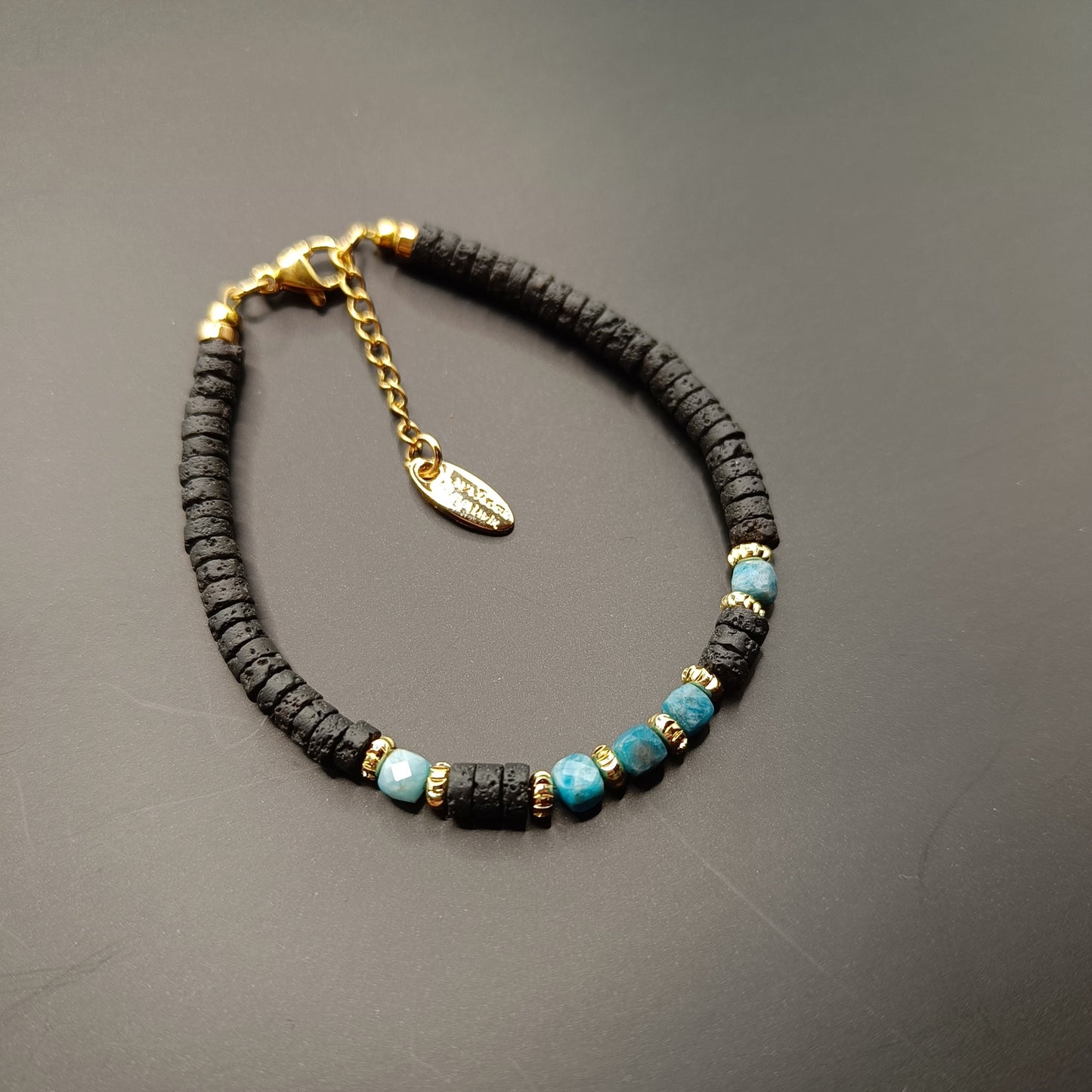 Apatít og Hraunsteina Armband