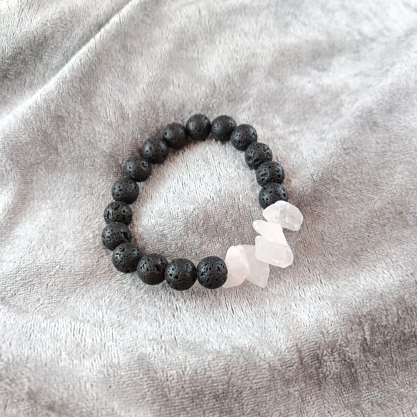 Rósakvars Armband með Hraunsteinum