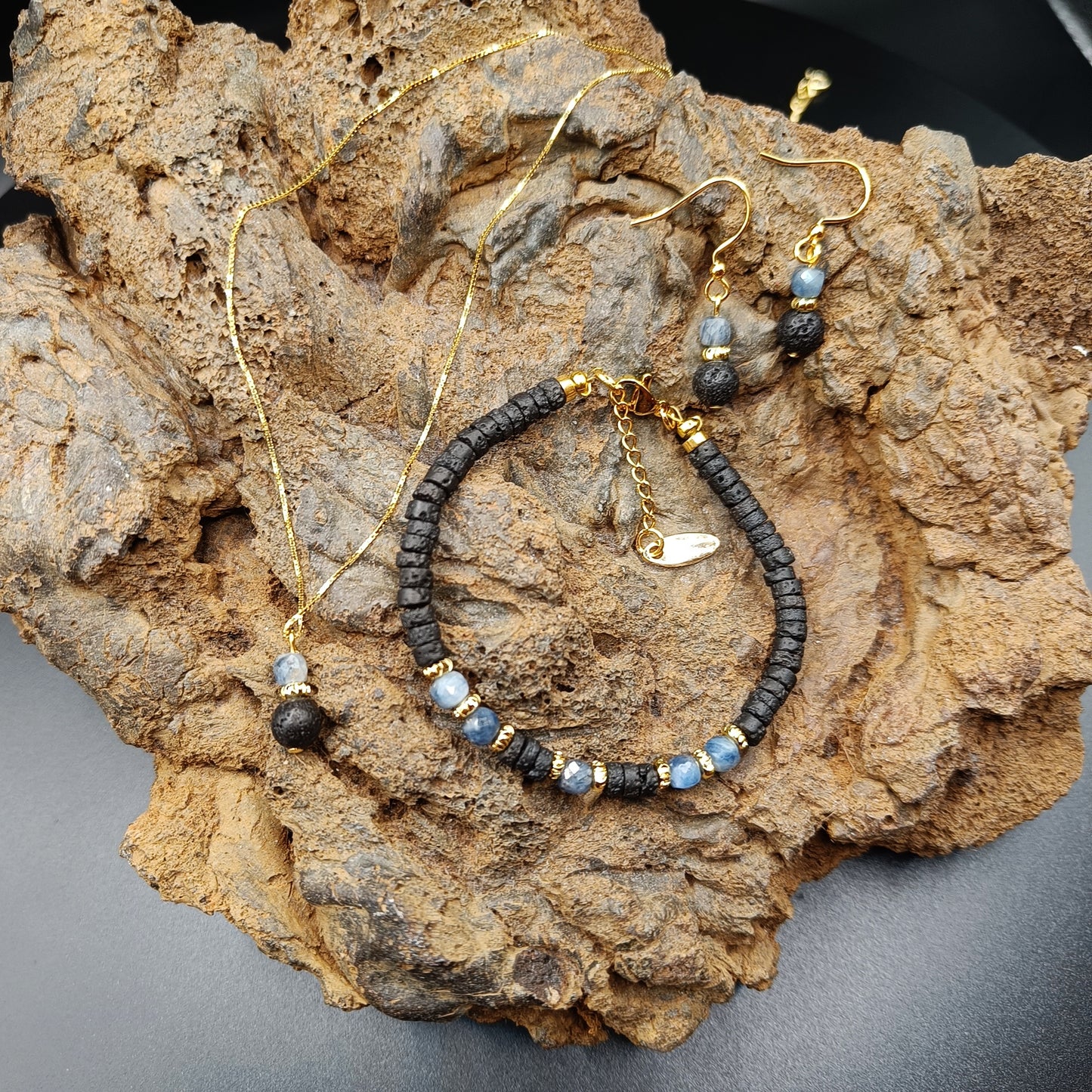 Aquamarine og Hraunsteina Skartgripasett