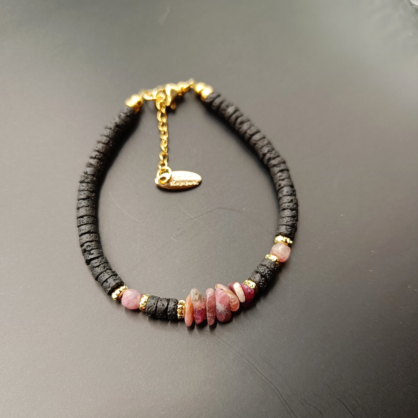 Bleikir Túrmalín Steinar og Þunnskorið hraun - Armband